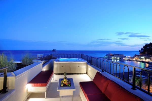 Hotel Riva by Aycon-1