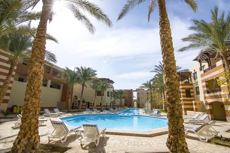 Marina Residence Suites****