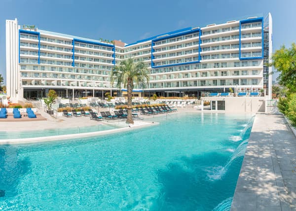 L’Azure Hotel-1