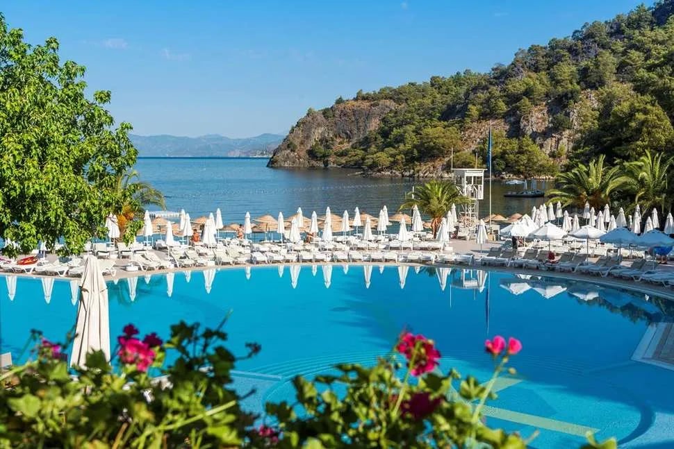 Hillside Beach Club