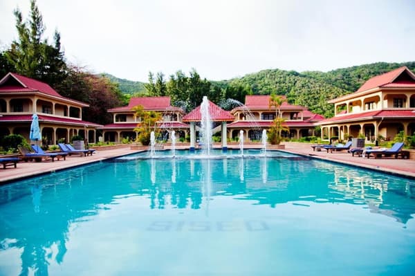 Oasis Hotel Restaurant & Spa-1