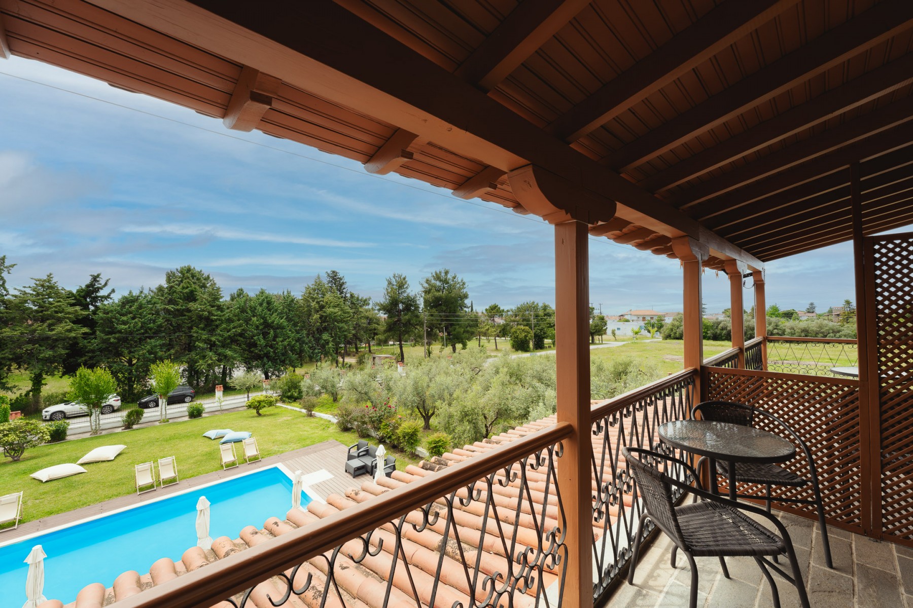 KaliSun Pool House by Georgalas