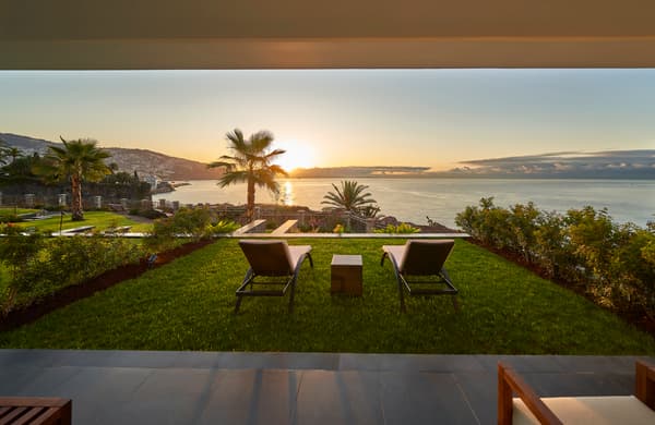 Les Suites At The Cliff Bay-1