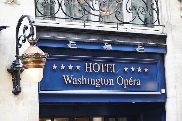 Golden Tulip Washington Opera-1