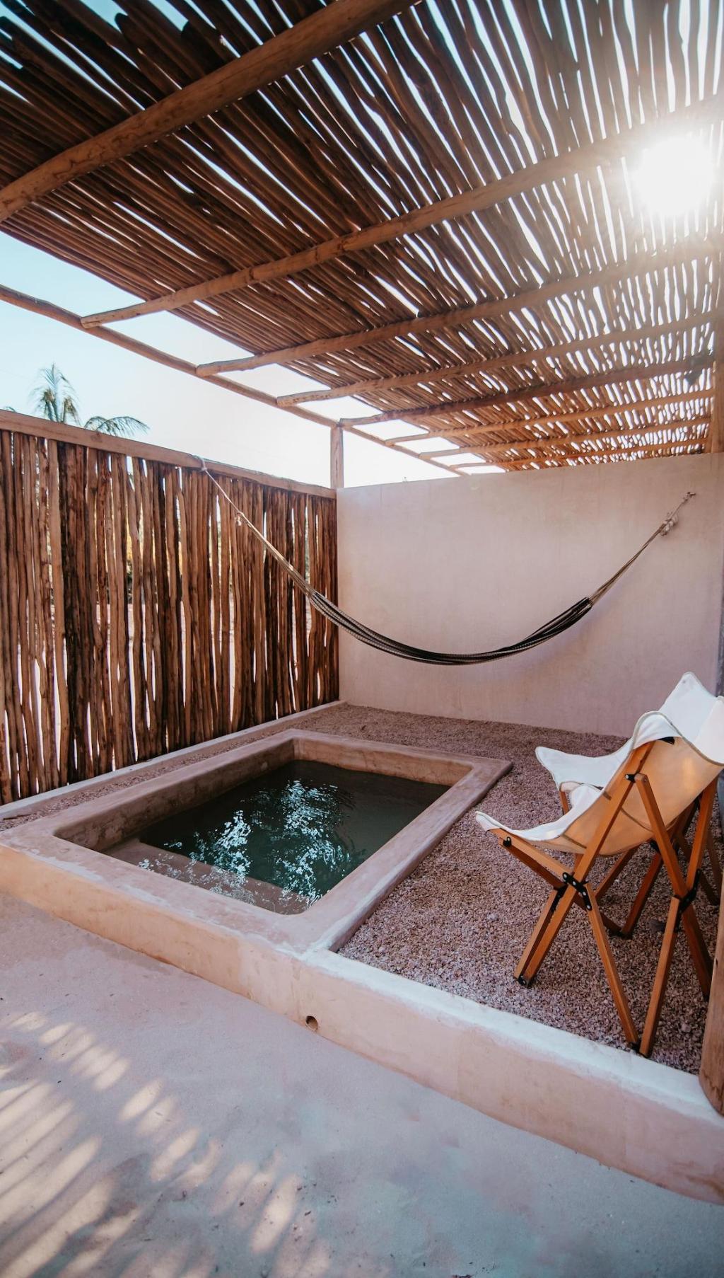 Dos Mares Pool Club Boutique Hotel