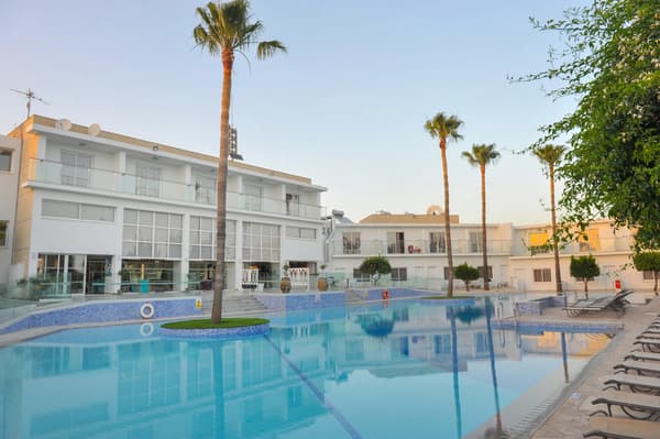 Fedrania Garden Hotel-1