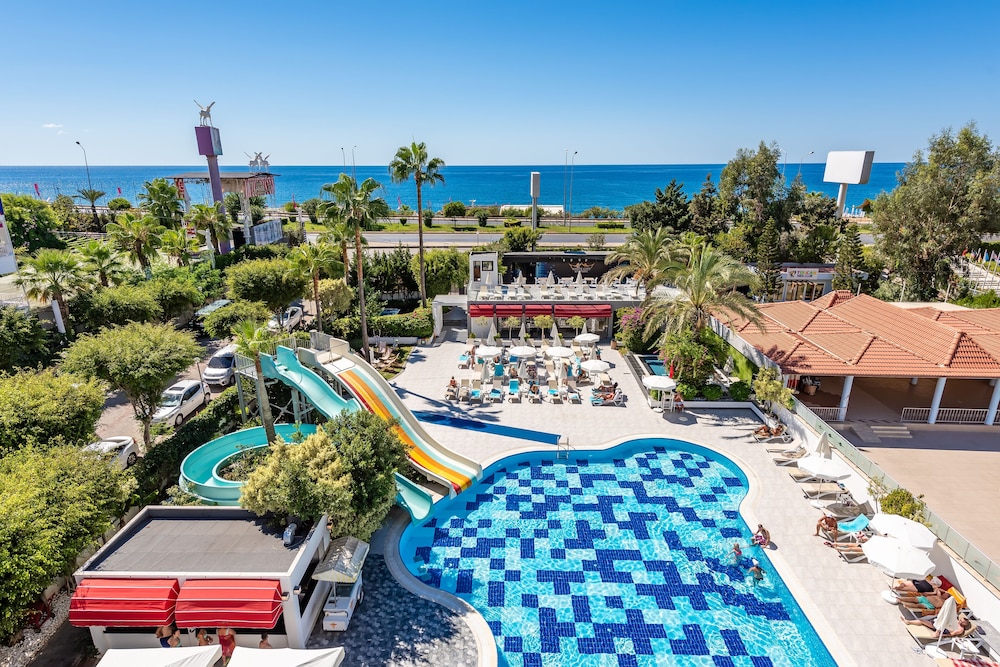 White City Beach Hotel
