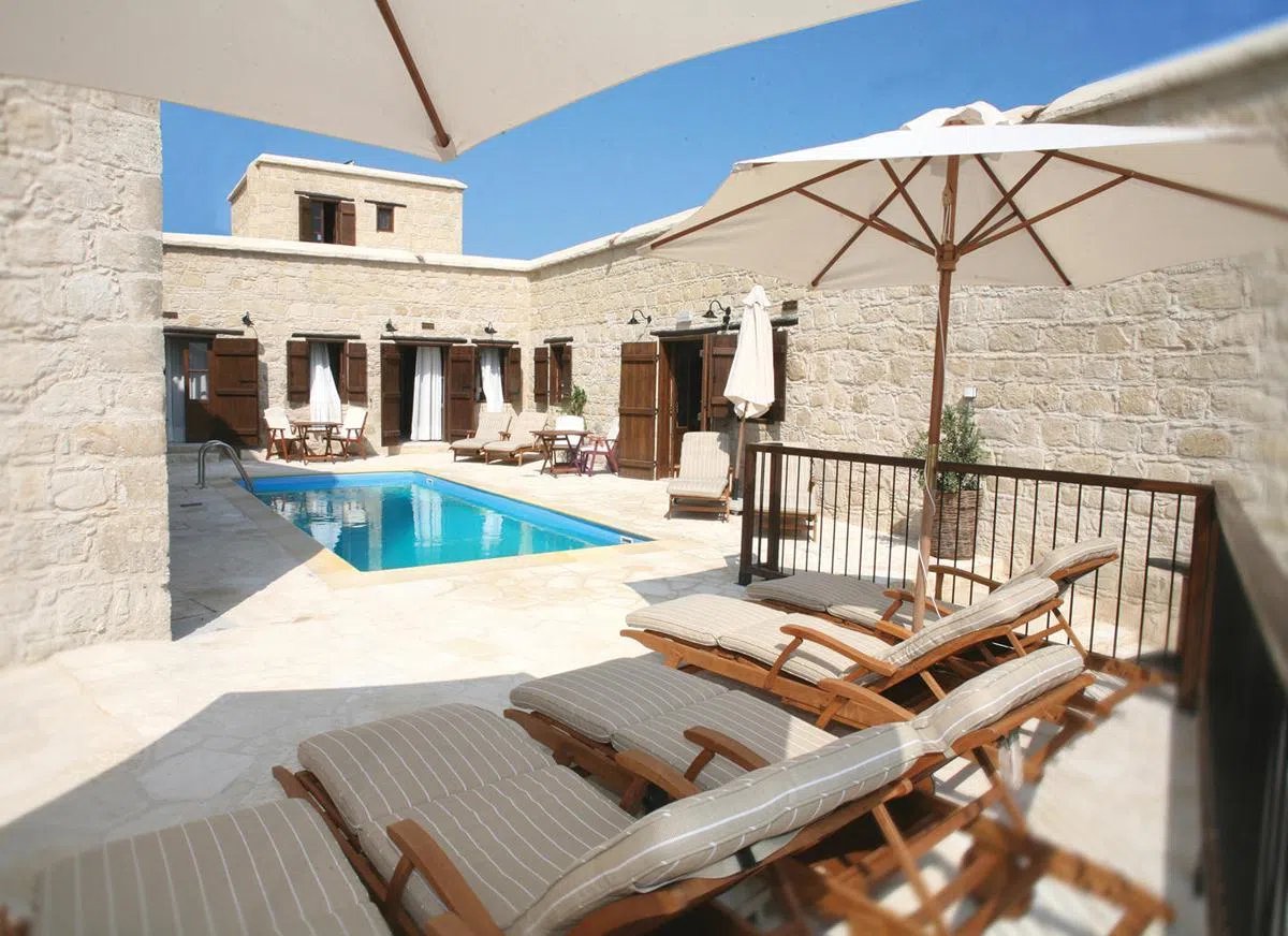 Leonidas Village Houses
