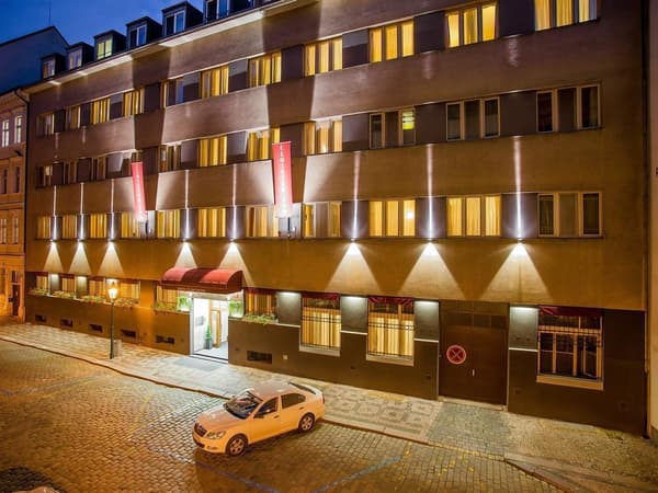 Cloister Inn-1