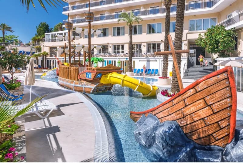 Hotel Oasis Park Splash