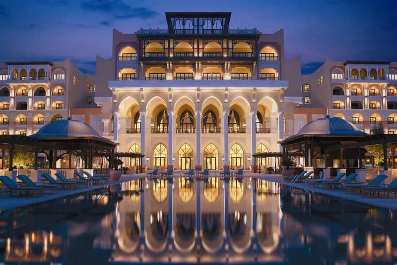 Shangri-La Hotel