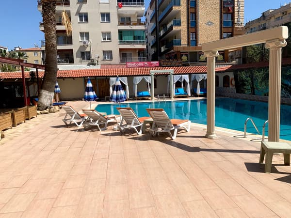 Duqqan Deluxe Hotel-1