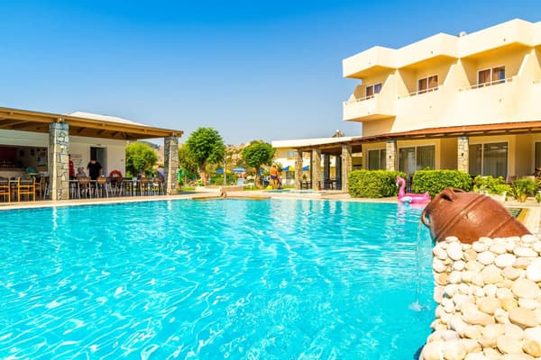 Relax Hotel-1