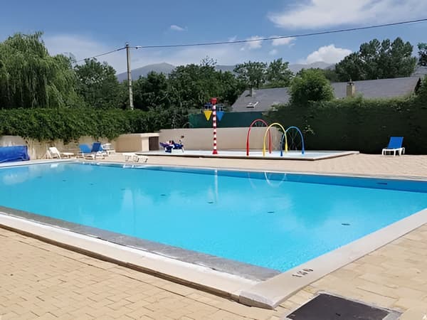 Camping Les Jardins d'Estavar-1