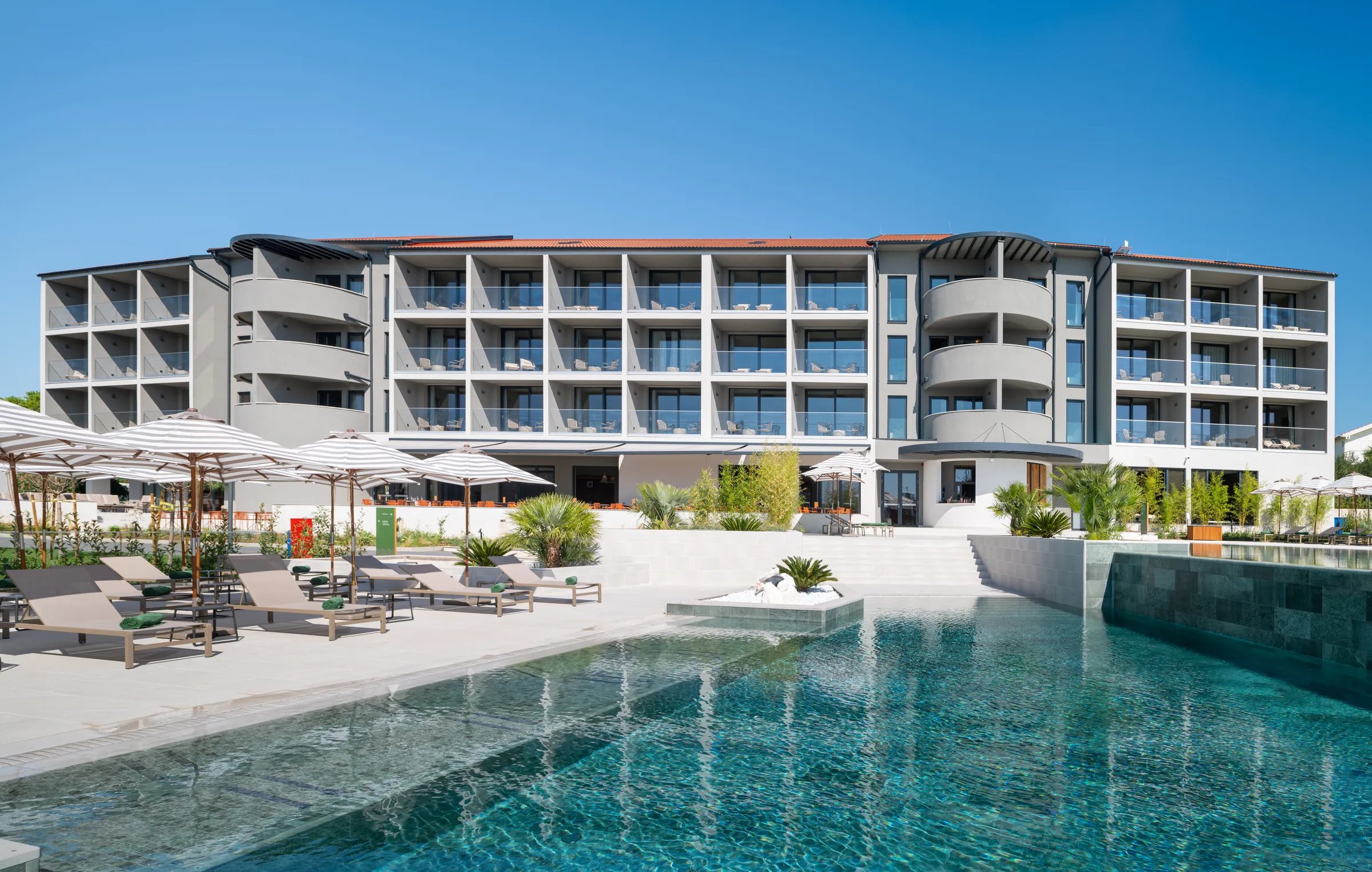 Molum Hotel & Residences