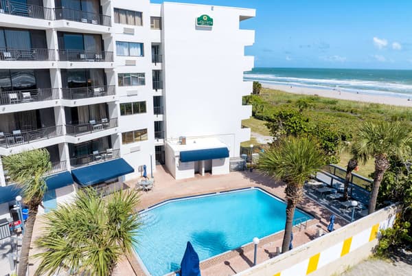 La Quinta Inn & Suites by Wyndham Cocoa Beach-1