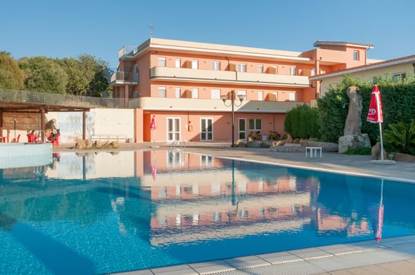 Lu'Hotel Porto Pino-1