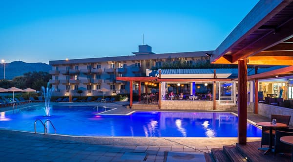 Zoes Hotel-1