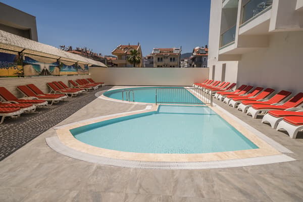 Point Beach Hotel-1