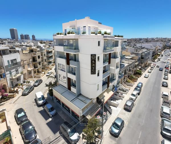C'est La Vie Boutik Swieqi-1