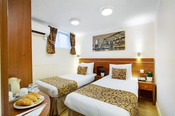 Queens Park Hotel-1