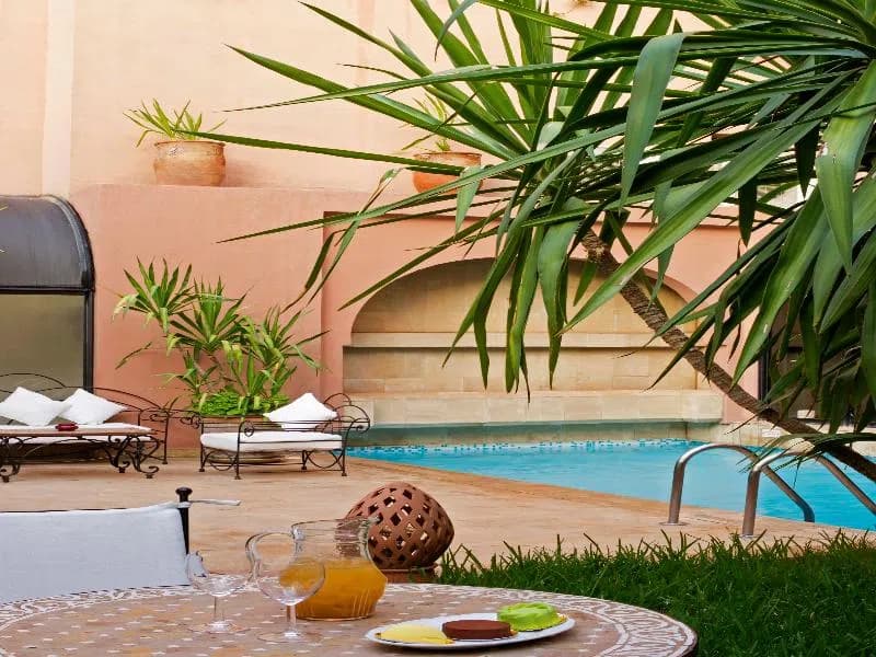 Hotel Nassim