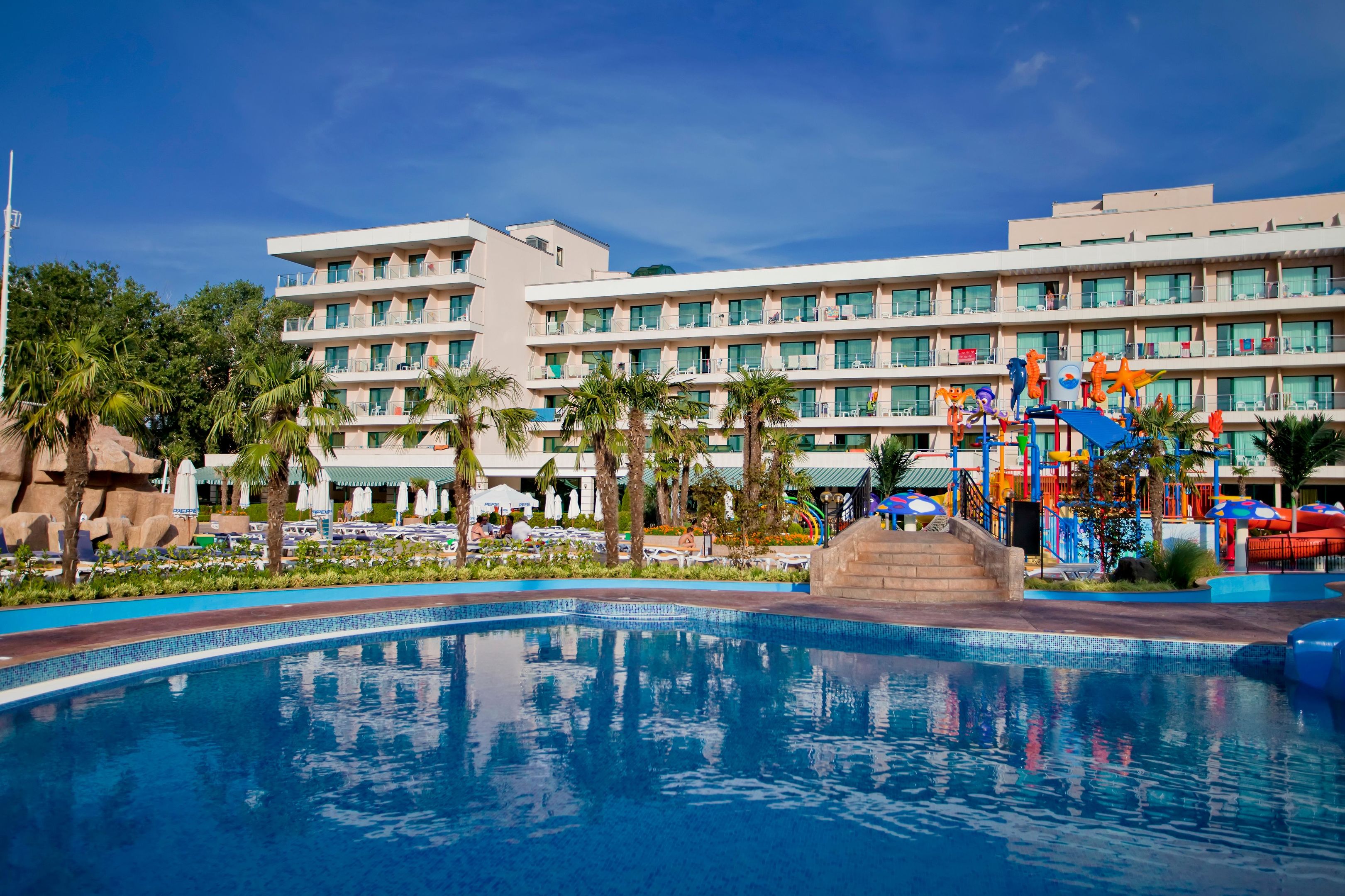 DIT Evrika Beach Club Hotel