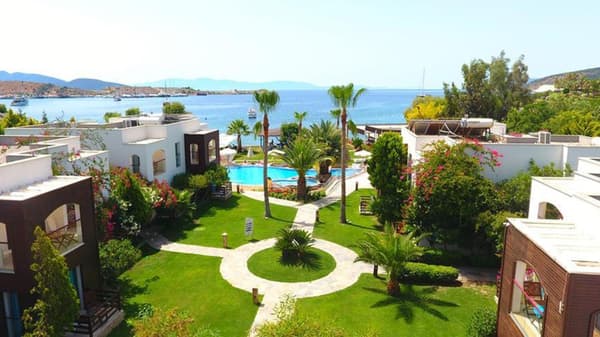 Costa Luvi Hote-1