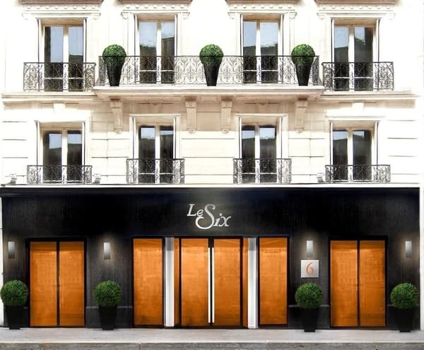Le Six-1