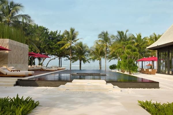 The Royal Santrian-1