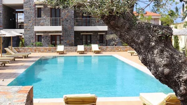 Volta Suites & Villas-1
