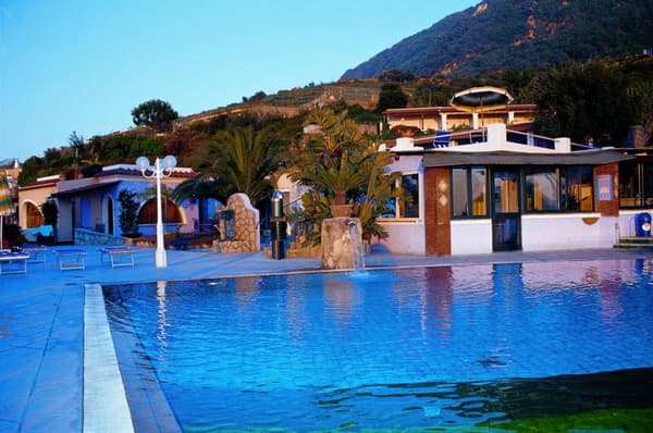 Hotel Carlo Magno-1