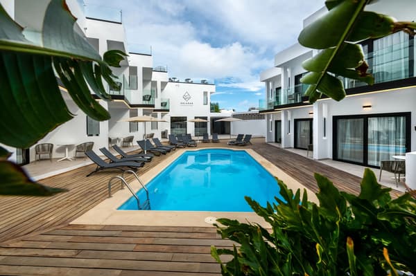 Saladar Suites Boutique-1