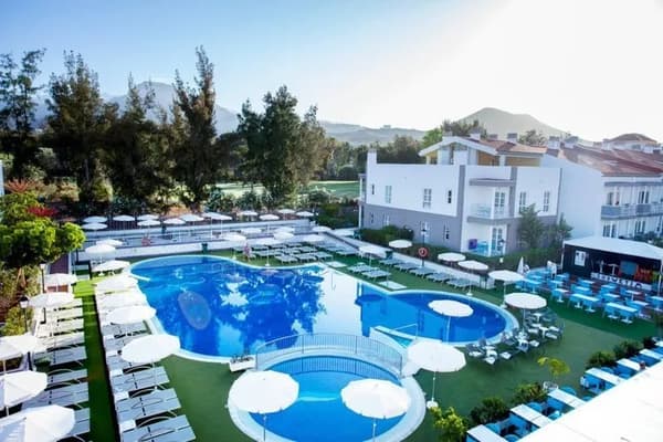 Coral Compostela Beach Golf-1