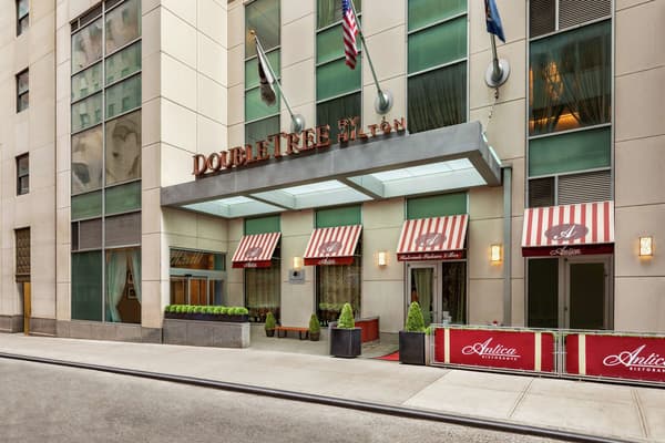 DoubleTree by Hilton New York Downtown-1