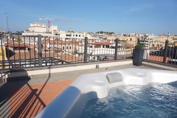 Trevi Palace Luxury Inn-1