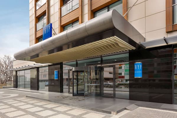 Hotel Tryp By Wyndham Topkapi-1