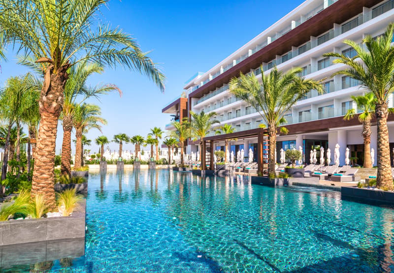 Amanti, MadeForTwo Hotels