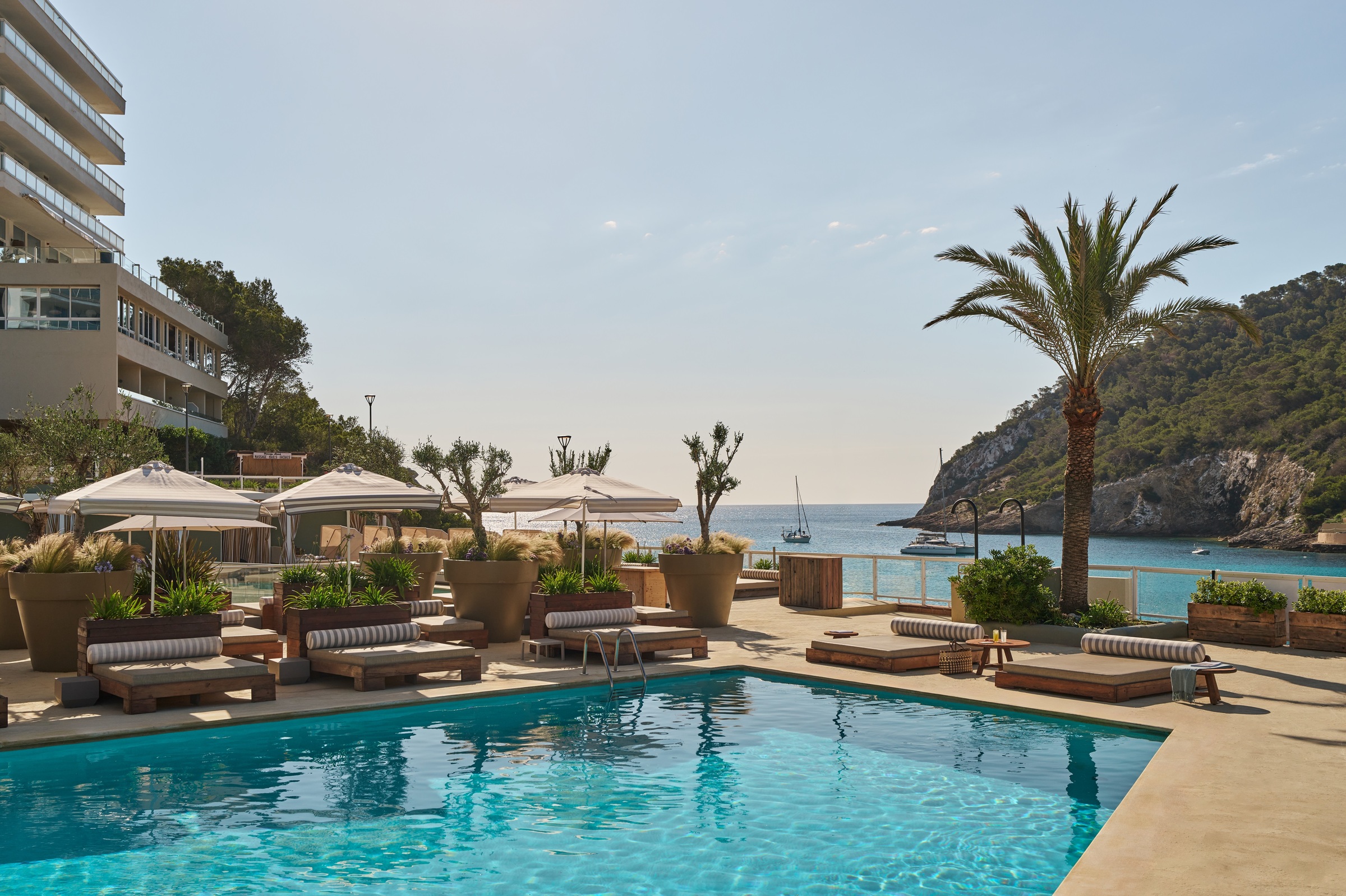 Hyde Ibiza, Cala Llonga
