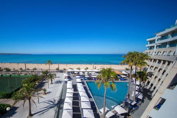 Aparthotel Fontanellas Playa-1