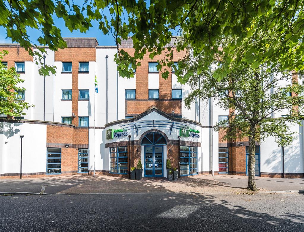 Express By Holiday Inn Belfast University Street