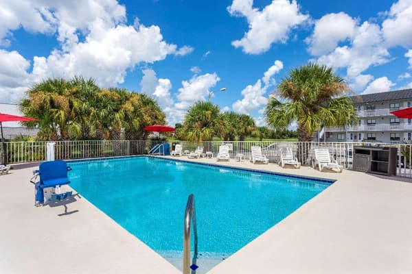 Howard Johnson by Wyndham Orlando Lake Buena Vista South-1