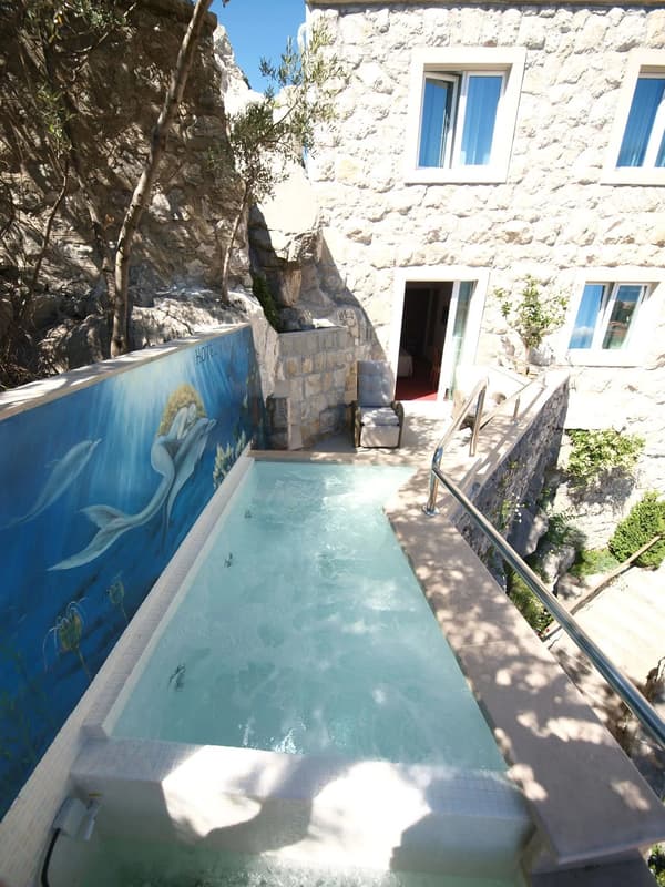 Hotel Villa Dvor-1