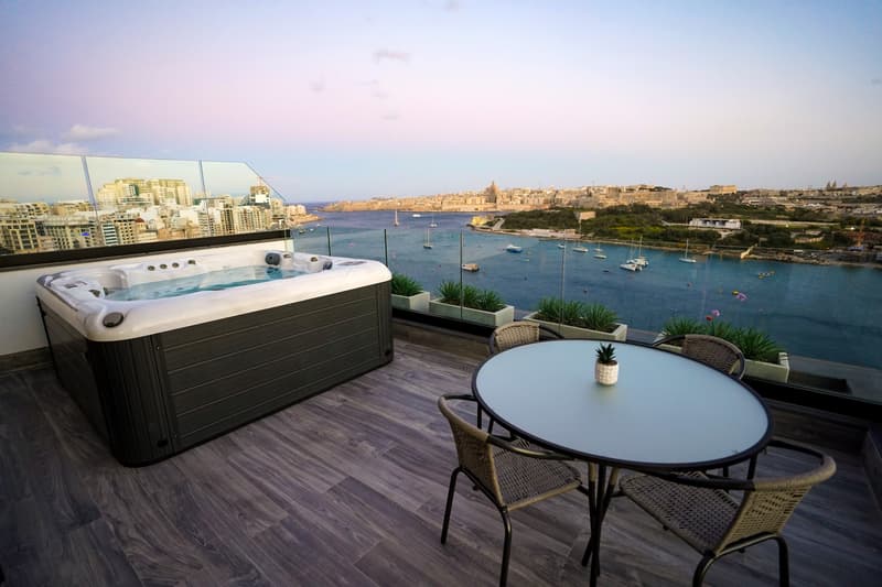 The Londoner Hotel Sliema