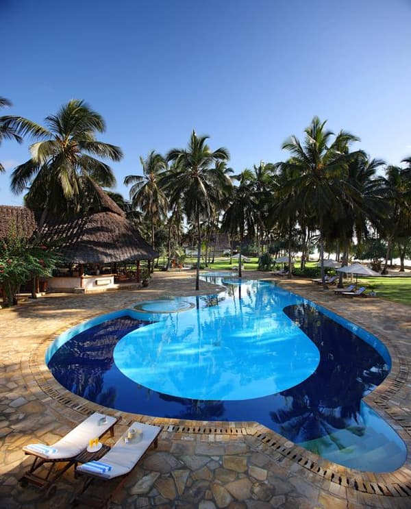 Bluebay Beach Resort & Spa-1