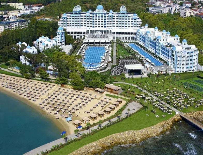 Rubi Platinum Spa Resort & Suites