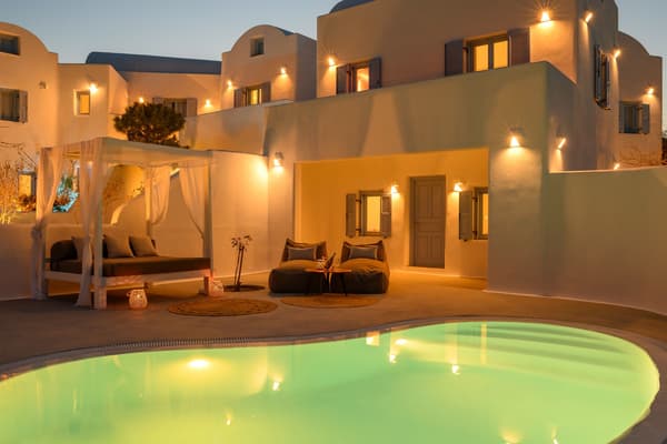 Este Luxury Suites-1