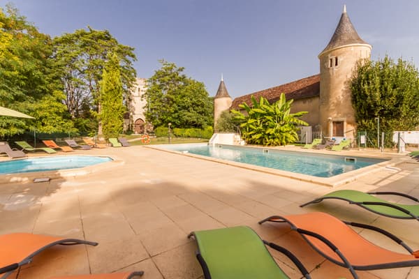 Le Petit Trianon de St. Ustre-1