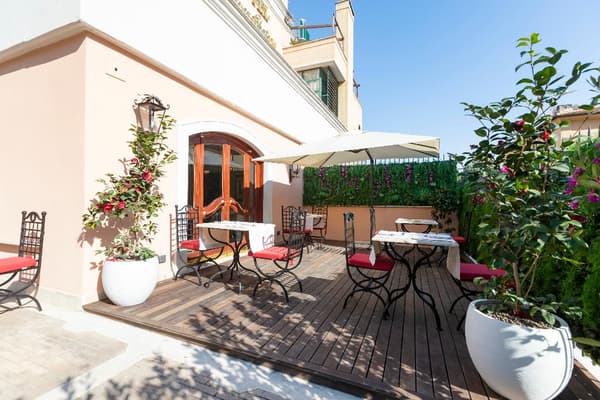 River Chateau Hotel-1