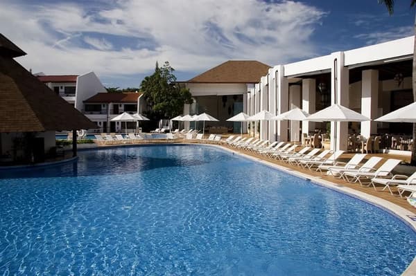 BlueBay Villas Doradas-1